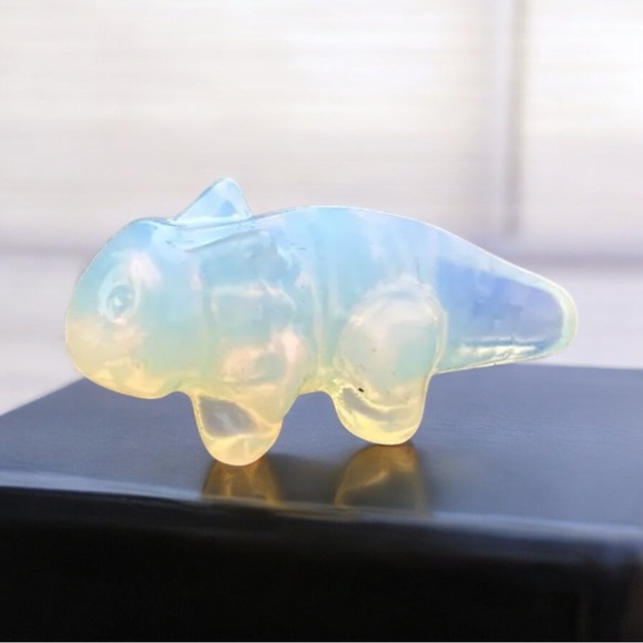 1pc Crystal Axolotl Carved Miniature Figurine - Picture 6 of 7